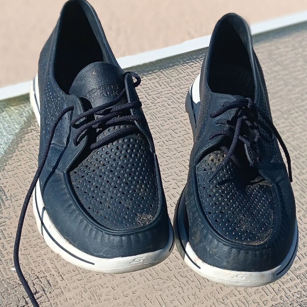 Size 13 skechers go walk